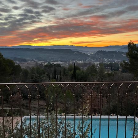 Villa Lumineuse Avec Piscine Clim 1Ere Etage Vue Panoramique Sur Les Montagnes Sur Le Site De La Sainte-Victoire Le Tholonet Exteriér fotografie
