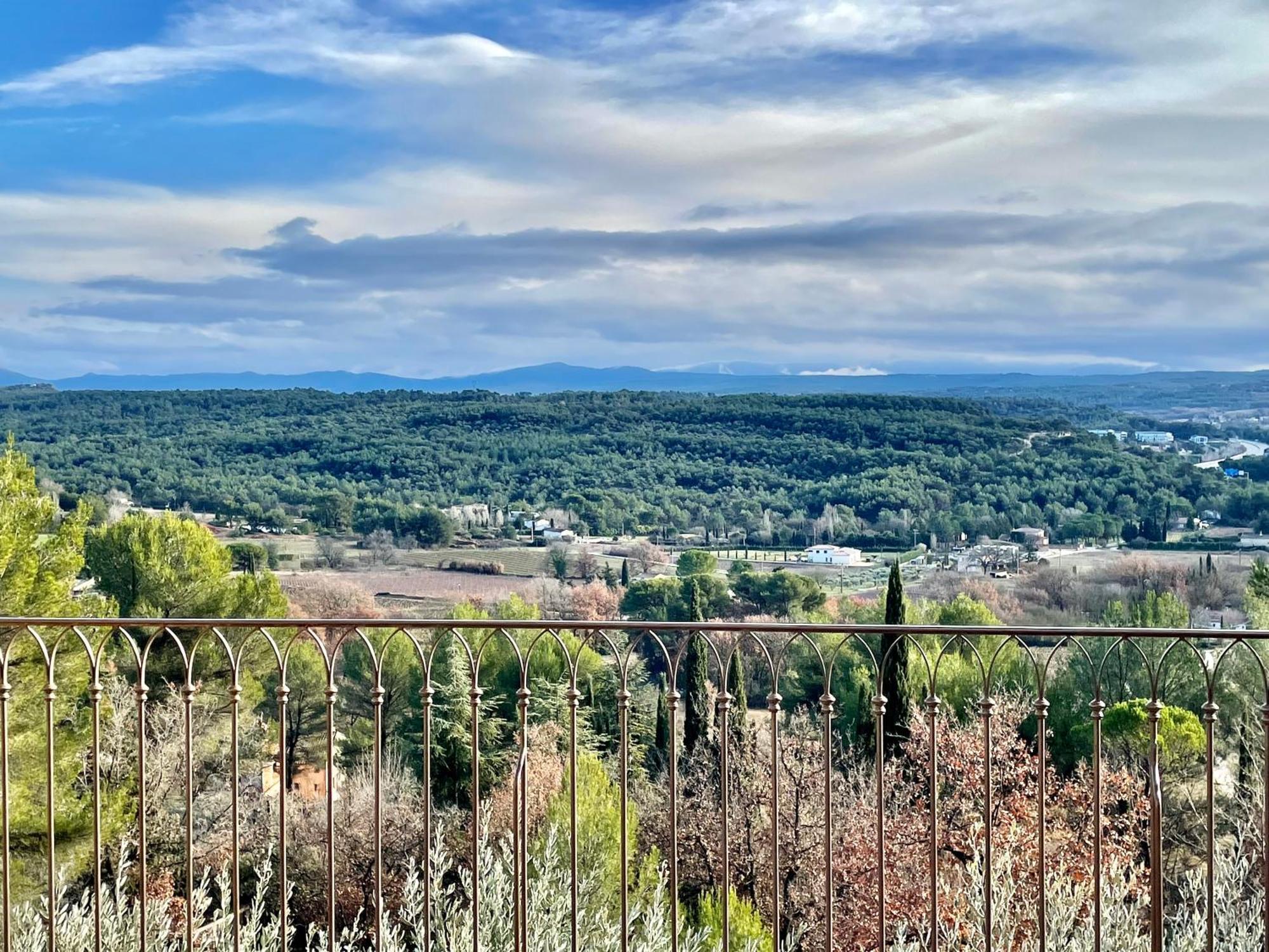 Villa Lumineuse Avec Piscine Clim 1Ere Etage Vue Panoramique Sur Les Montagnes Sur Le Site De La Sainte-Victoire Le Tholonet Exteriér fotografie